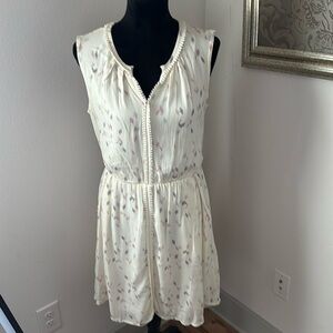 Q & A Sz M sleeveless ivory V neck pull over dress‎
